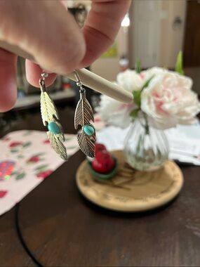 New Feather Drop Earrings with Turquoise Stone - Women Jewelry